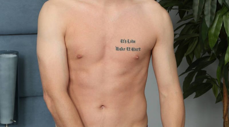shirtless straight guy Johnny Dees in a jack off video for the chaosmen site